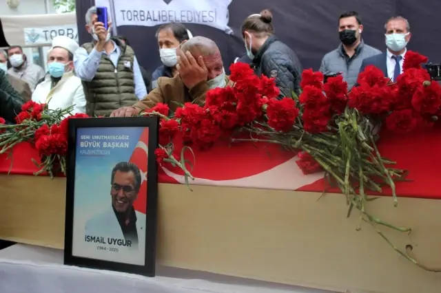 Torbalı Belediye Başkanı İsmail Uygur son yolculuğuna uğurlandı Torbalı Belediye Başkanı İsmail Uygur son yolculuğuna uğurlandı