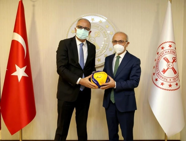 TVF Başkanı Mehmet Akif Üstündağ'dan Bakan Elvan'a ziyaret