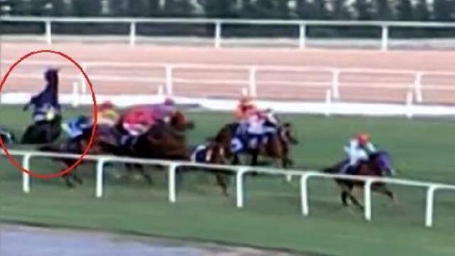 Another disastrous accident at horse races in Adana: 4 jockeys fell, 3 were hospitalized Another disastrous accident at horse races in Adana: 4 jockeys fell, 3 were hospitalized