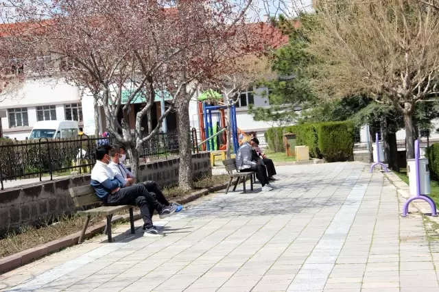 Afyonkarahisar'da vatandaşlar daha sert tedbirler alınmasını istiyor Afyonkarahisar'da vatandaşlar daha sert tedbirler alınmasını istiyor