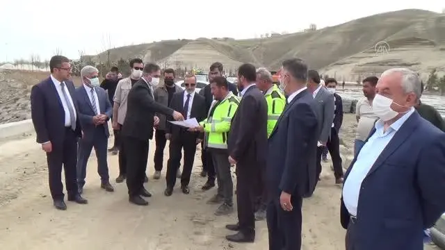 Ahlat'taki millet bahçesinde hummalı çalışma sürüyor Ahlat'taki millet bahçesinde hummalı çalışma sürüyor