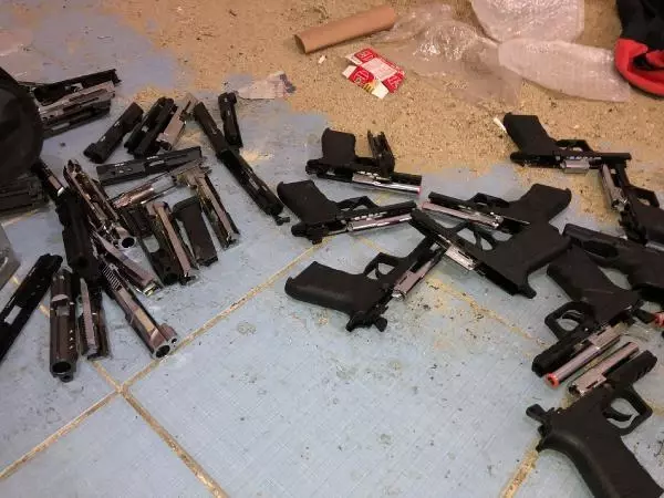 Son dakika haber | BAĞCILAR'DA KAÇAK SİLAH İMALATHANESİNE BASKIN Son dakika haber | BAĞCILAR'DA KAÇAK SİLAH İMALATHANESİNE BASKIN