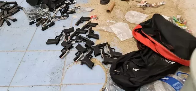 Son dakika haberleri | Bağcılar'da yasa dışı silah imalathanesine operasyon Son dakika haberleri | Bağcılar'da yasa dışı silah imalathanesine operasyon