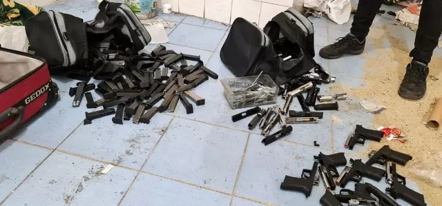 Son dakika haberleri | Bağcılar'da yasa dışı silah imalathanesine operasyon Son dakika haberleri | Bağcılar'da yasa dışı silah imalathanesine operasyon