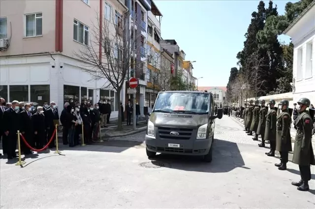Eski Genelkurmay Başkanı Mustafa Necdet Üruğ, son yolculuğuna uğurlandı Eski Genelkurmay Başkanı Mustafa Necdet Üruğ, son yolculuğuna uğurlandı