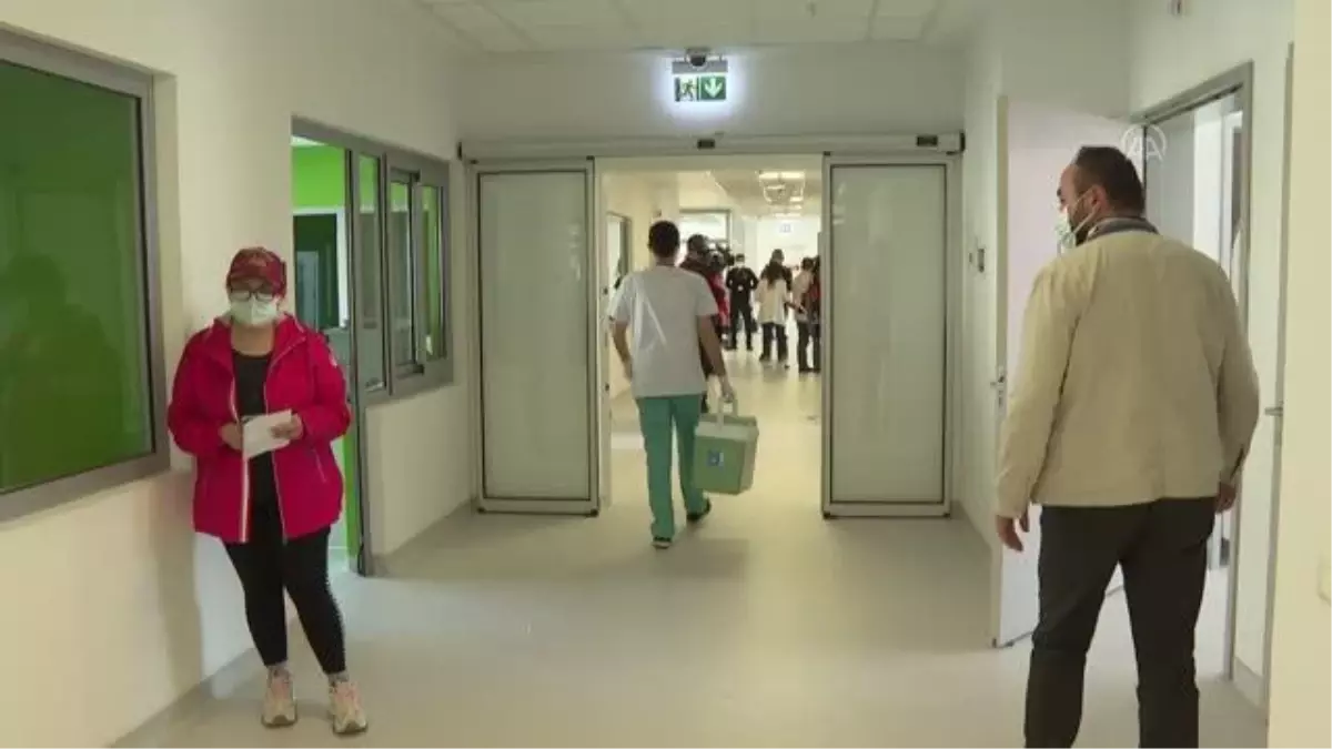 Başkentte 55 yaş ve üstündekilerin aşılanmasına başlandı