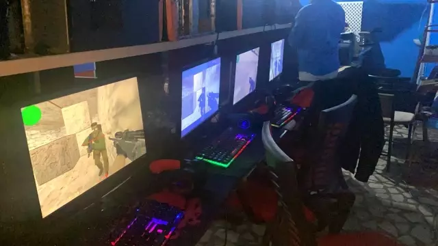 Beyoğlu'nda internet kafede 'Counter-Strike' maçına polis baskını