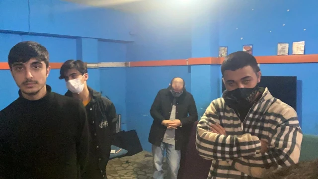 Beyoğlu'nda internet kafede 'Counter-Strike' maçına polis baskını