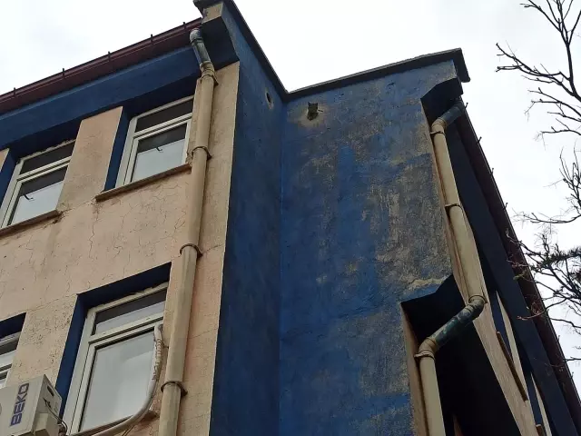 Son dakika! Binanın çatısındaki hava boşluğunda mahsur kalan kediyi itfaiye ekipleri kurtardı Son dakika! Binanın çatısındaki hava boşluğunda mahsur kalan kediyi itfaiye ekipleri kurtardı