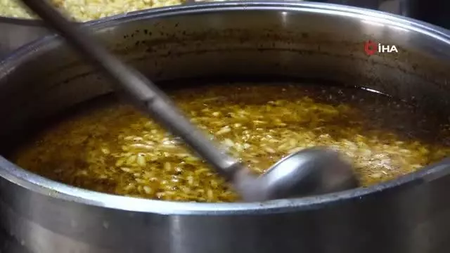 Bir tas sıcak yemek için ekiplerin yolunu gözlüyorlar Bir tas sıcak yemek için ekiplerin yolunu gözlüyorlar