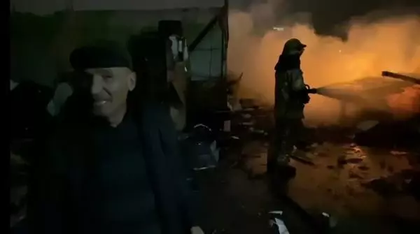 Son dakika haberi... BURSA'DA HURDA DEPOSUNDA YANGIN Son dakika haberi... BURSA'DA HURDA DEPOSUNDA YANGIN