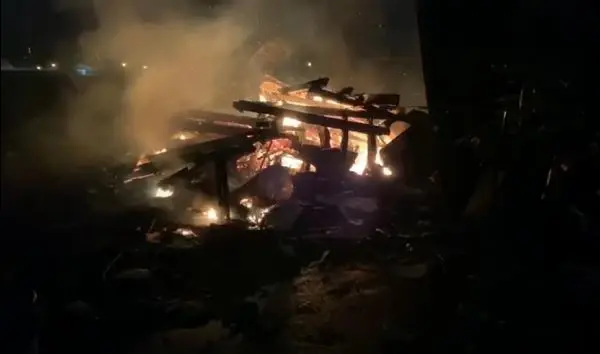 Son dakika haberi... BURSA'DA HURDA DEPOSUNDA YANGIN Son dakika haberi... BURSA'DA HURDA DEPOSUNDA YANGIN