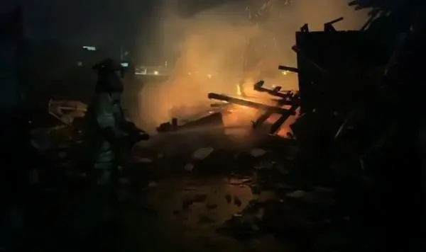 Son dakika haberi... BURSA'DA HURDA DEPOSUNDA YANGIN Son dakika haberi... BURSA'DA HURDA DEPOSUNDA YANGIN