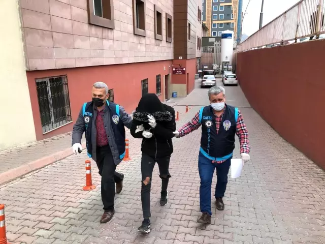 Caminin musluklarını çalan 4 şahıs yakalandı Caminin musluklarını çalan 4 şahıs yakalandı