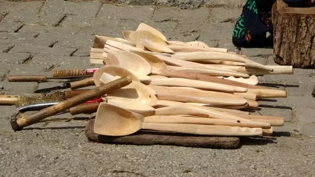 Dede mesleği tahta kaşık yapımını 38 senedir sürdürüyor Dede mesleği tahta kaşık yapımını 38 senedir sürdürüyor