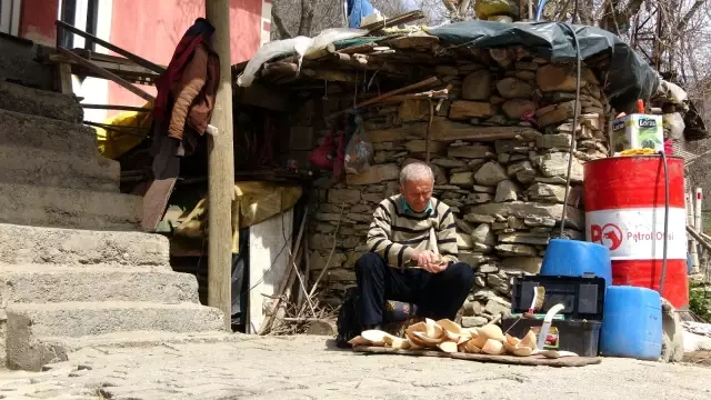 Dede mesleği tahta kaşık yapımını 38 senedir sürdürüyor Dede mesleği tahta kaşık yapımını 38 senedir sürdürüyor