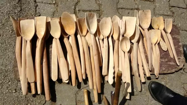 Dede mesleği tahta kaşık yapımını 38 senedir sürdürüyor Dede mesleği tahta kaşık yapımını 38 senedir sürdürüyor