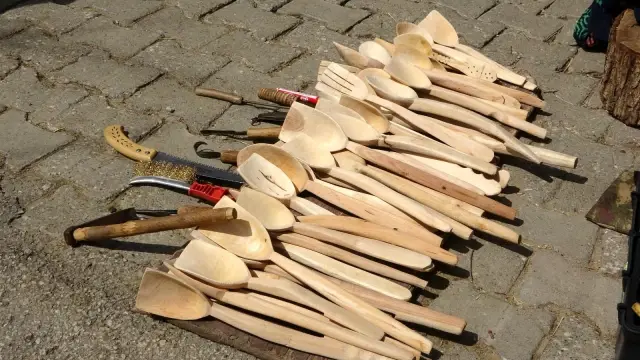 Dede mesleği tahta kaşık yapımını 38 senedir sürdürüyor Dede mesleği tahta kaşık yapımını 38 senedir sürdürüyor