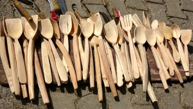 Dede mesleği tahta kaşık yapımını 38 senedir sürdürüyor Dede mesleği tahta kaşık yapımını 38 senedir sürdürüyor