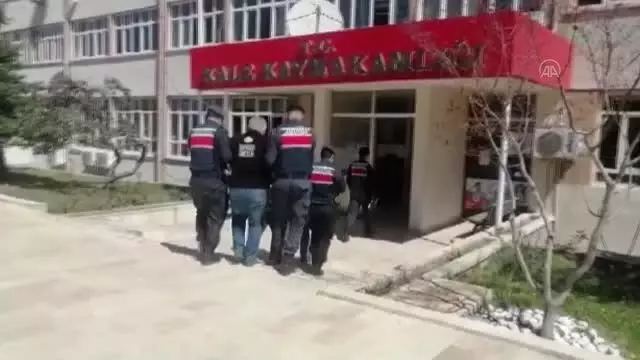 Denizli merkezli 'evlenme vaadiyle dolandırıcılık' operasyonunda firari 2 zanlı yakalandı Denizli merkezli 'evlenme vaadiyle dolandırıcılık' operasyonunda firari 2 zanlı yakalandı