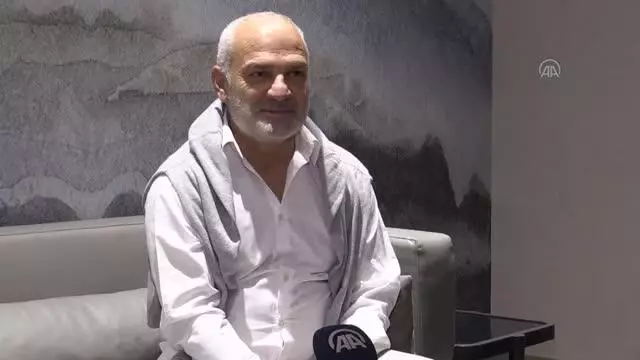 ESKİŞEHİR - Oyuncu Erdal Cindoruk, envai çeşit rolü denemek, oynamak, başarmak gibi bir derdi olduğunu söyledi