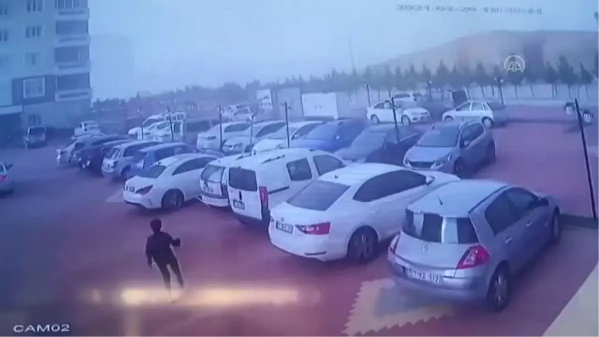 GAZİANTEP - Rüzgar hasara neden oldu (2)