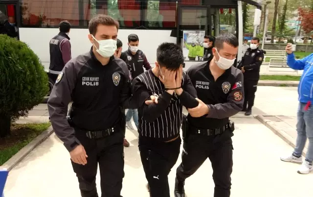 'İki saate kadar serbest kalırız' diyen kalpazanlar tutuklandı 'İki saate kadar serbest kalırız' diyen kalpazanlar tutuklandı