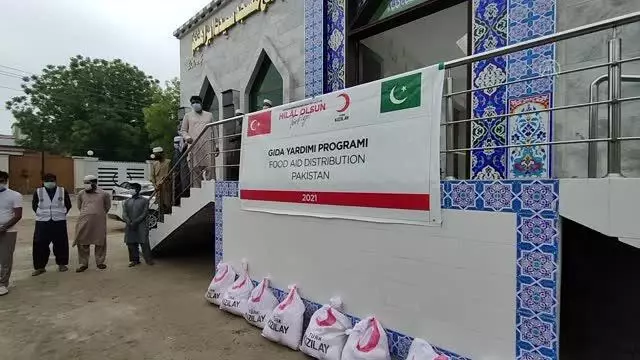 İSLAMABAD - Türk Kızılay, Pakistan'da 200 aileye gıda yardımında bulundu İSLAMABAD - Türk Kızılay, Pakistan'da 200 aileye gıda yardımında bulundu