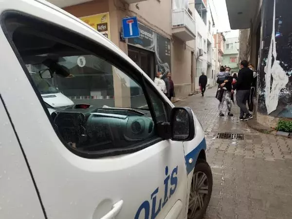Son dakika... İzmir'de başından vurulmuş yaralı bulunan kişiyle ilgili 2 gözaltı Son dakika... İzmir'de başından vurulmuş yaralı bulunan kişiyle ilgili 2 gözaltı