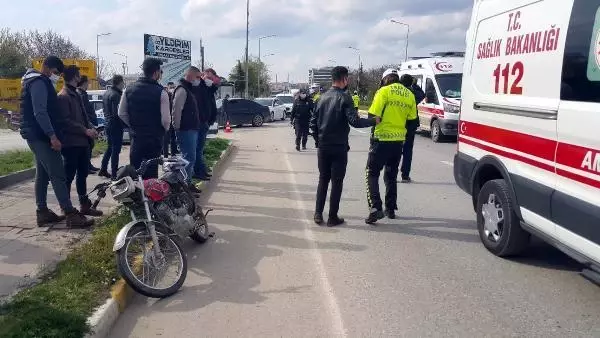 KAZADA KALBİ DURAN KADINI SAĞLIKÇILAR HAYATA DÖNDÜRDÜ KAZADA KALBİ DURAN KADINI SAĞLIKÇILAR HAYATA DÖNDÜRDÜ