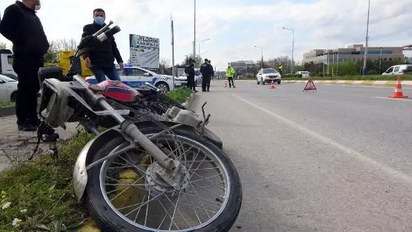 KAZADA KALBİ DURAN KADINI SAĞLIKÇILAR HAYATA DÖNDÜRDÜ KAZADA KALBİ DURAN KADINI SAĞLIKÇILAR HAYATA DÖNDÜRDÜ