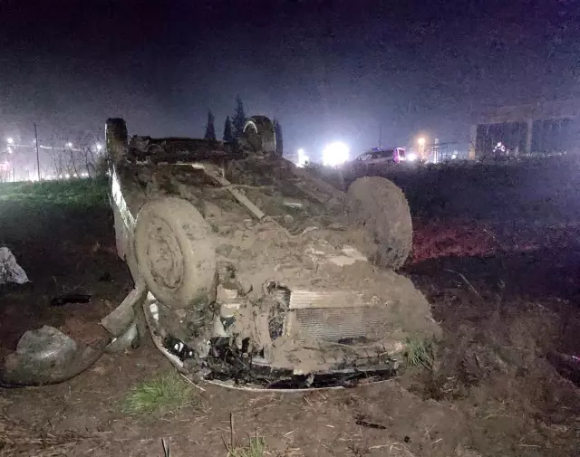Kontrolden çıkan otomobil tarlaya uçtu: 1 yaralı Kontrolden çıkan otomobil tarlaya uçtu: 1 yaralı