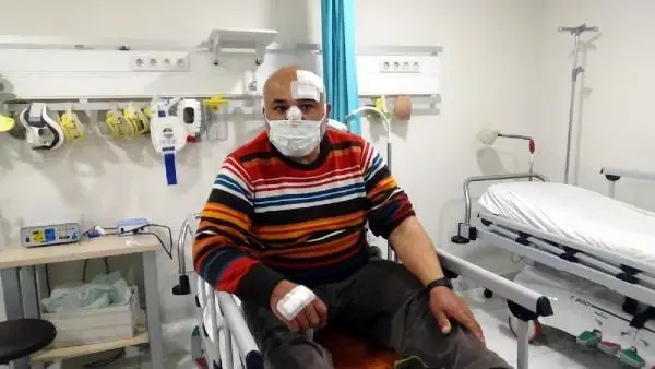 Son dakika... KOVİD-19 HASTASI OĞUL, KAZA YAPAN BABASININ YANINA GELDİ Son dakika... KOVİD-19 HASTASI OĞUL, KAZA YAPAN BABASININ YANINA GELDİ