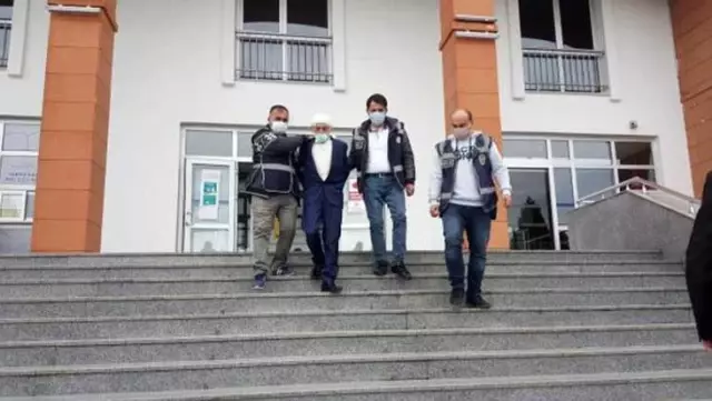 Lahana toplayan eşini öldürüp ardından kendi kafasına sıkan cani eş tutuklandı Lahana toplayan eşini öldürüp ardından kendi kafasına sıkan cani eş tutuklandı