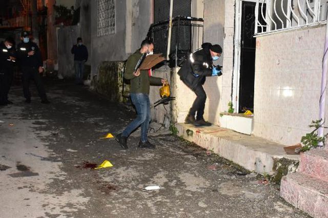 Misafirliğe gittiği evde husumetlisi tarafından tabancayla vuruldu