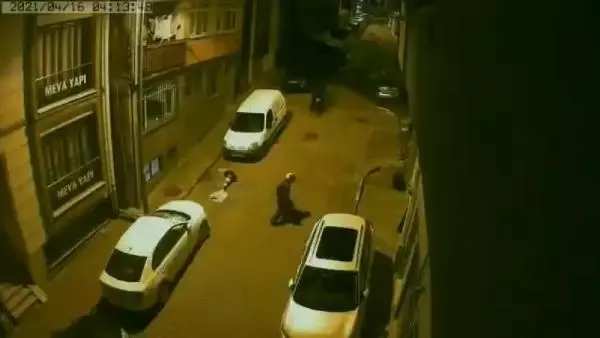 MOTOSİKLETİ ÇALINAN KURYENİN İSYANI MOTOSİKLETİ ÇALINAN KURYENİN İSYANI