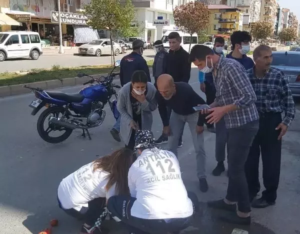 Motosikletin çarptığı genç kızın 'ölmek istemiyorum' feryadı yürek dağladı Motosikletin çarptığı genç kızın 'ölmek istemiyorum' feryadı yürek dağladı