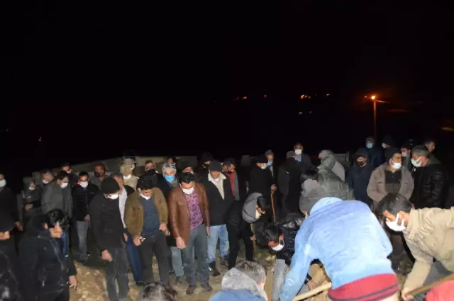 Murat Nehri'ne düşen 6 yaşındaki İpek toprağa verildi Murat Nehri'ne düşen 6 yaşındaki İpek toprağa verildi