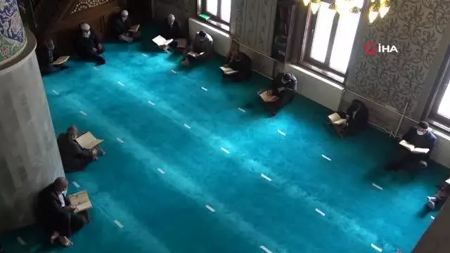 Ramazan ayının 14 Asırlık 'Mukabele' geleneği Ramazan ayının 14 Asırlık 'Mukabele' geleneği