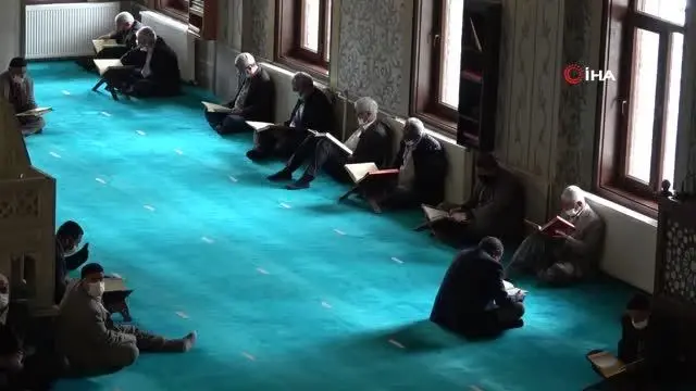 Ramazan ayının 14 Asırlık 'Mukabele' geleneği Ramazan ayının 14 Asırlık 'Mukabele' geleneği
