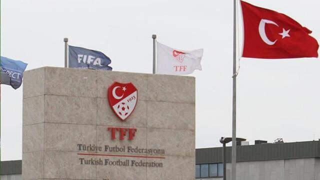 The voices of football players opening iftar on the field were heard and the match hours were arranged according to iftar.