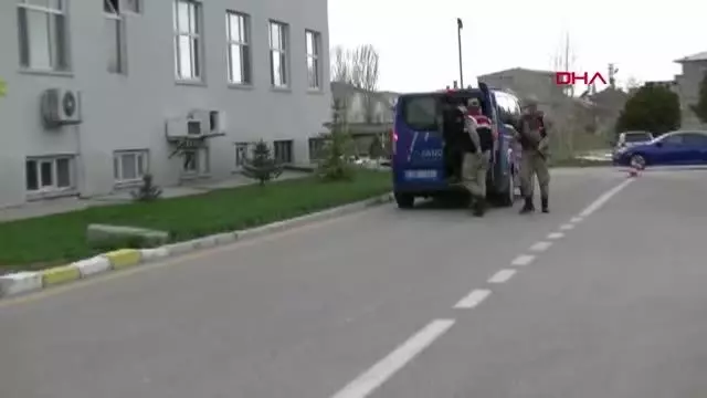 SİLAHLI KAVGADA MUHTARI ÖLDÜRDÜĞÜ, 2 KİŞİYİ DE YARALADIĞI İDDİA EDİLEN ŞÜPHELİ YAKALANDI SİLAHLI KAVGADA MUHTARI ÖLDÜRDÜĞÜ, 2 KİŞİYİ DE YARALADIĞI İDDİA EDİLEN ŞÜPHELİ YAKALANDI