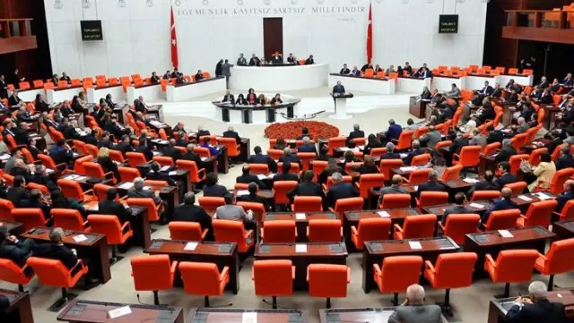 Son Dakika: AK Parti, Mısır ile dostluk grubu oluşturulması için TBMM'ye kanun teklifi verecek Son Dakika: AK Parti, Mısır ile dostluk grubu oluşturulması için TBMM'ye kanun teklifi verecek