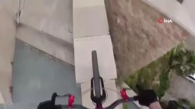 Sosyal medyada daha çok beğeni için ölümle burun buruna geldiler Sosyal medyada daha çok beğeni için ölümle burun buruna geldiler