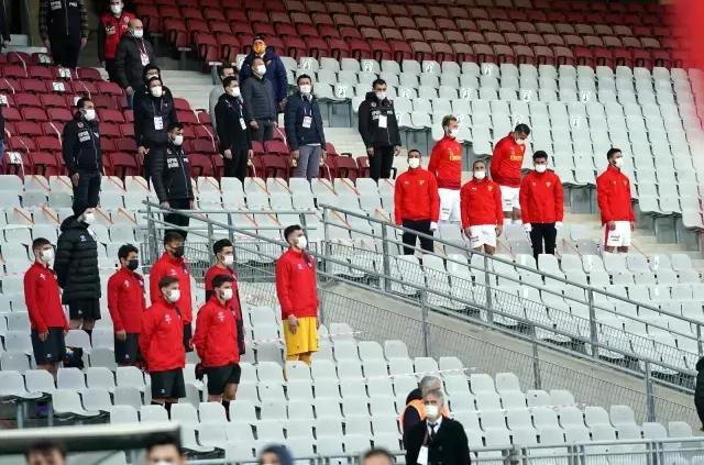 Süper Lig: Hes Kablo Kayserispor: 1 - Gençlerbirliği: 0 (İlk yarı) Süper Lig: Hes Kablo Kayserispor: 1 - Gençlerbirliği: 0 (İlk yarı)