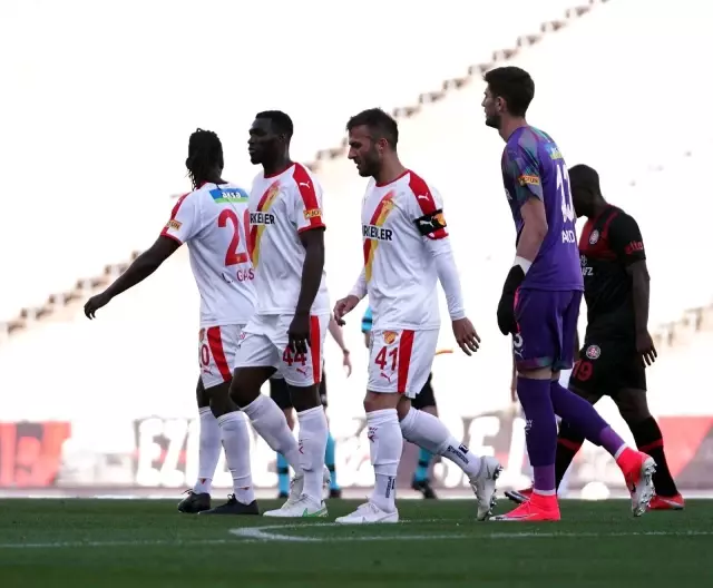 Süper Lig: Fatih Karagümrük: 1 Göztepe: 0 (İlk yarı) Süper Lig: Fatih Karagümrük: 1 Göztepe: 0 (İlk yarı)
