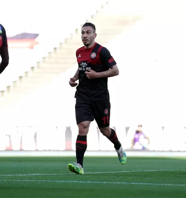 Süper Lig: Fatih Karagümrük: 1 Göztepe: 0 (İlk yarı) Süper Lig: Fatih Karagümrük: 1 Göztepe: 0 (İlk yarı)