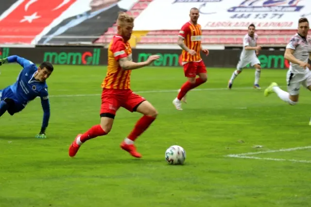 Süper Lig: Hes Kablo Kayserispor: 1 - Gençlerbirliği: 0 (İlk yarı) Süper Lig: Hes Kablo Kayserispor: 1 - Gençlerbirliği: 0 (İlk yarı)