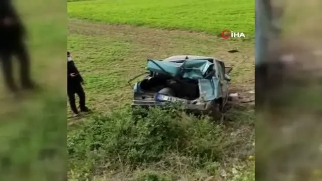 Sürücüsünün direksiyon hakimiyetini kaybettiği otomobil tarlaya uçtu Sürücüsünün direksiyon hakimiyetini kaybettiği otomobil tarlaya uçtu