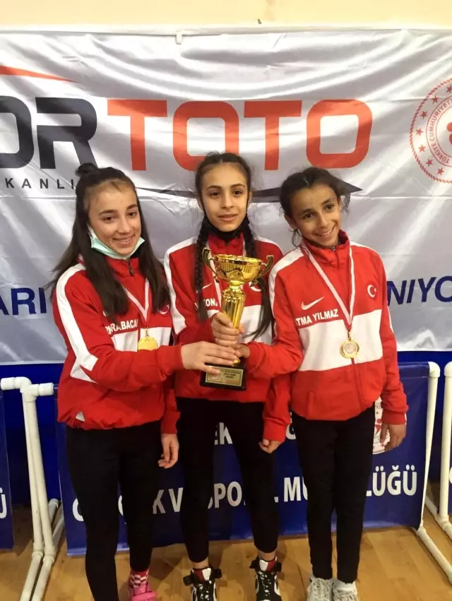 Taşoluk Belediye Spor Kulübü'nün güreşçileri madalyaya doymuyor Taşoluk Belediye Spor Kulübü'nün güreşçileri madalyaya doymuyor
